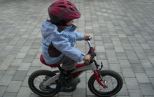 Nik kann schon Fahrrad fahren. (13.03.2011)