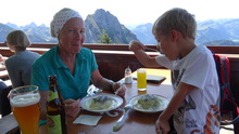 Mit Oma auf der Ostlerhütte (26.08.2015)