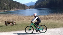 Oma mit E-Bike (14.03.2017)
